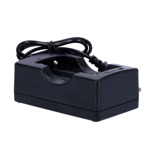 4.2V/1.0A - Rilevamento accurato della tensione - Protezione da sovraccarico e cortocircuito - LED indicatore di stato - Carico trifase CC/VC/trickle - Temperatura: - 10 ~ 40 °C - BATT-LI-CHARGER